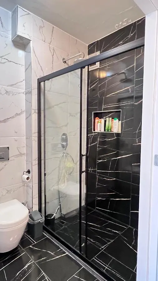 New Renovated 3 Bedroom 2 Bathroom Laleli Istanbul 0*,  Türkei