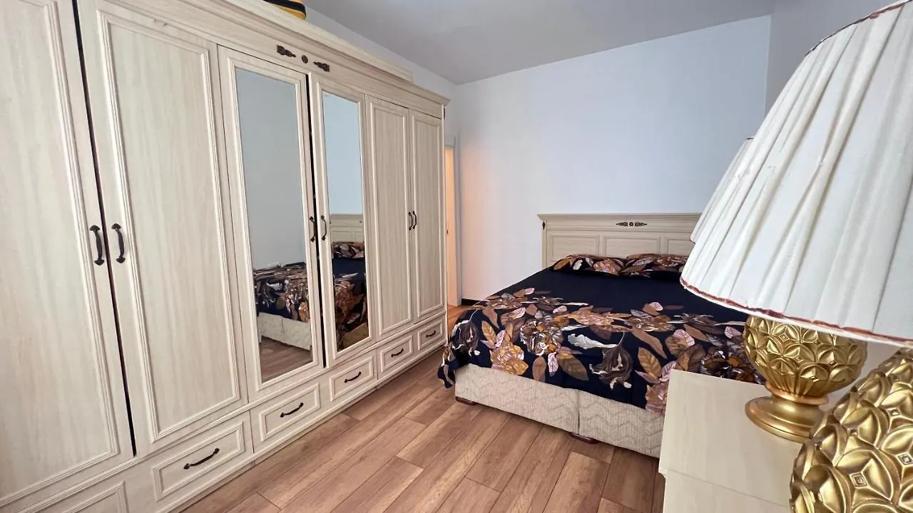 New Renovated 3 Bedroom 2 Bathroom Laleli Istanbul Türkei